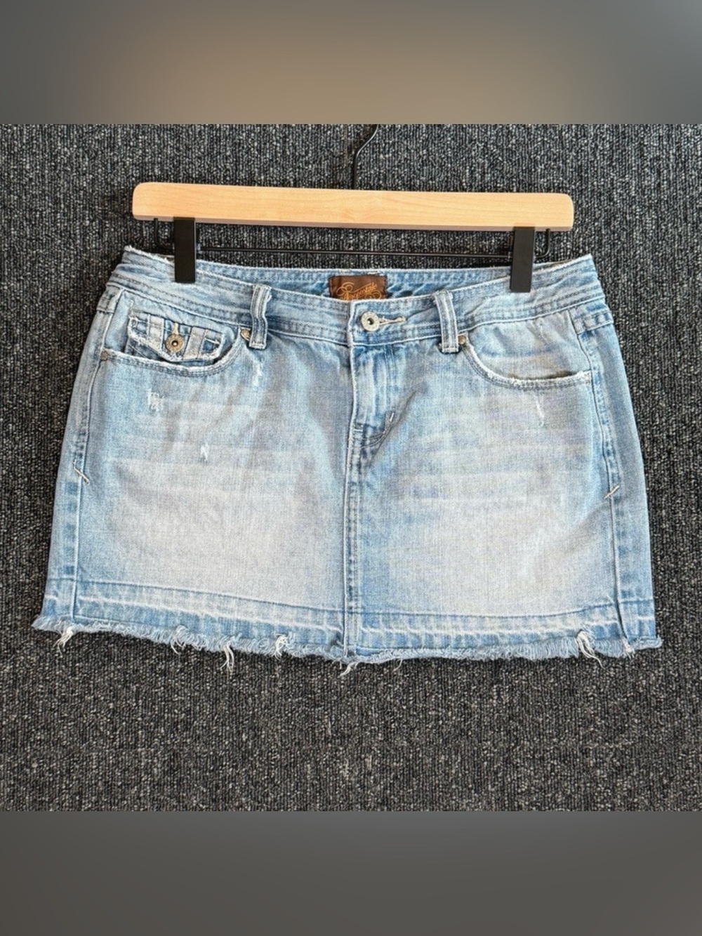 VTG Aeropostale Denim Mini Skirt Sz 5/6 Y2K Low Rise Frayed Hem Light Wash Flap